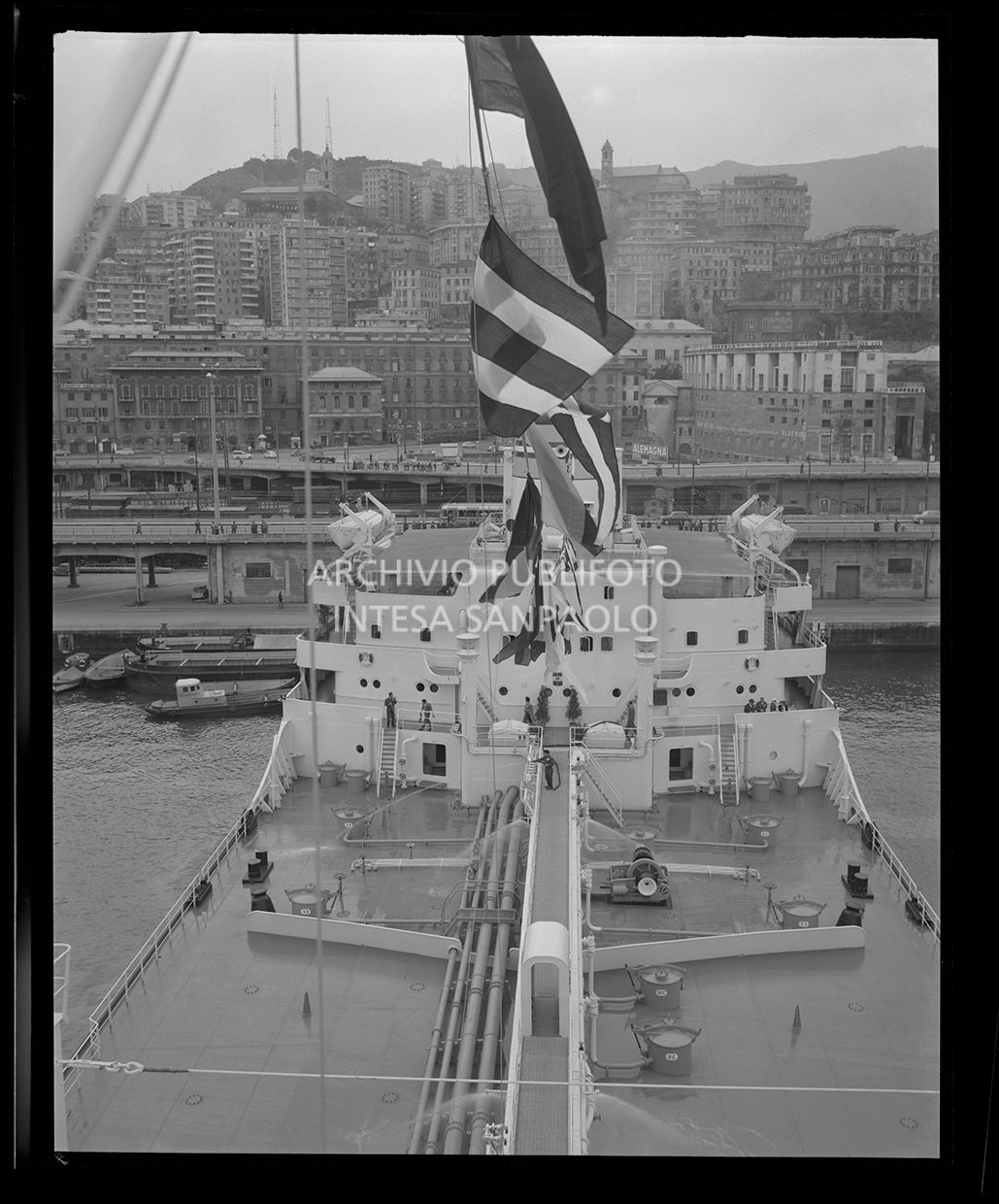 Vista dall'alto della poppa<br>27431