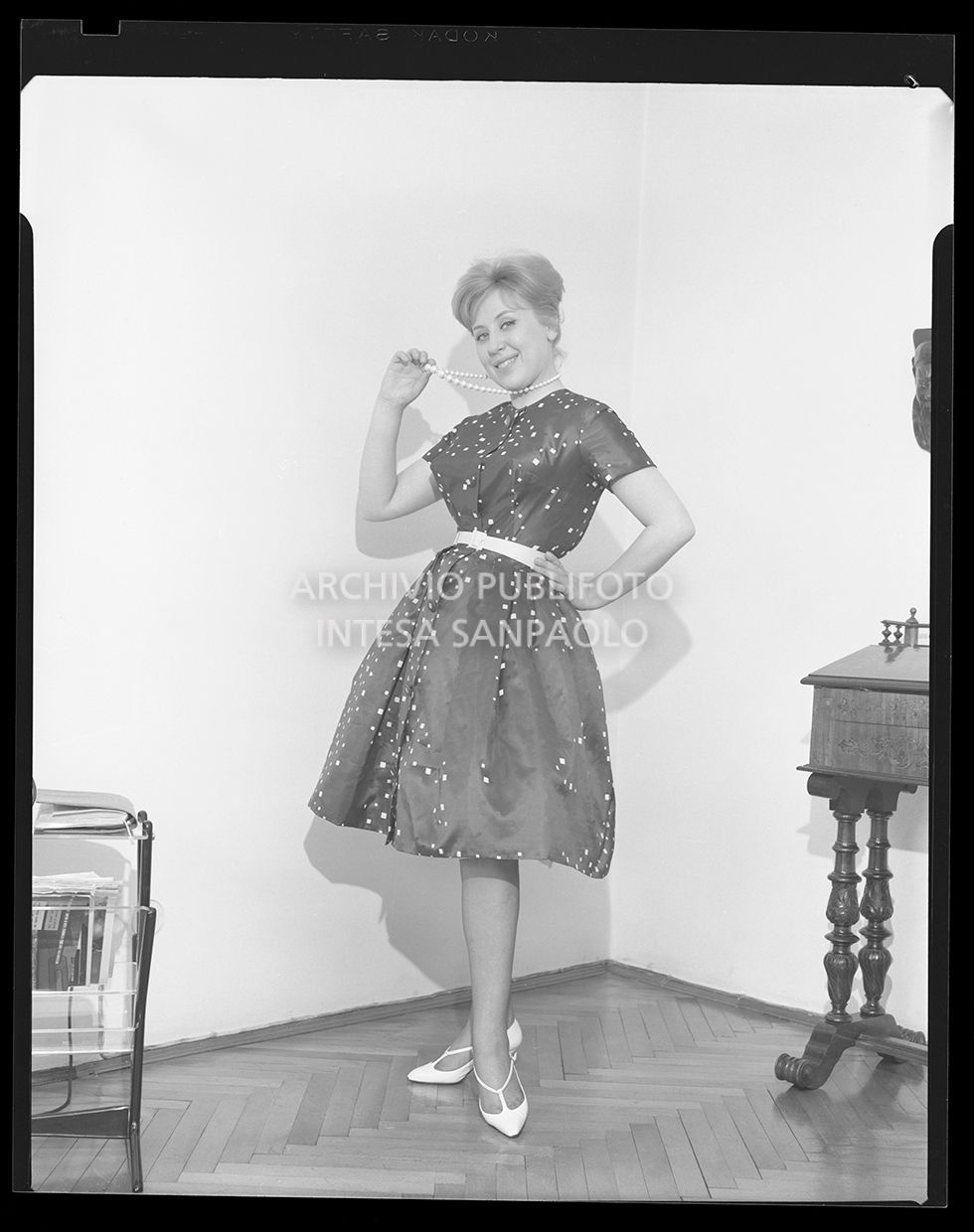 Betty Curtis con abito a pois<br>28569