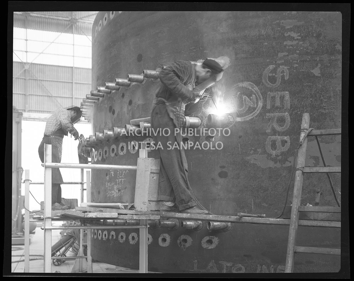 Operai saldatori al lavoro<br>29042