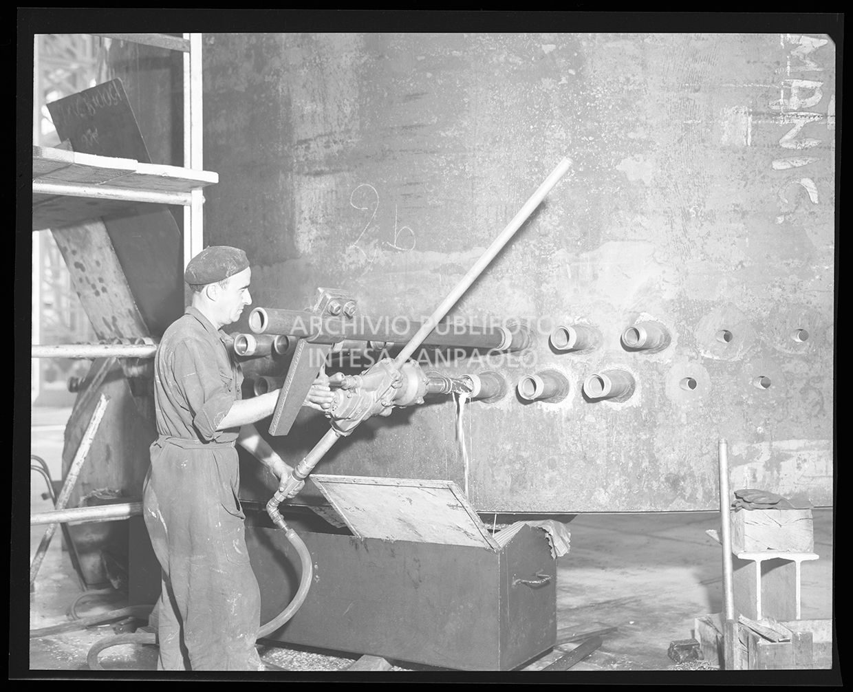 Operaio al lavoro<br>29054