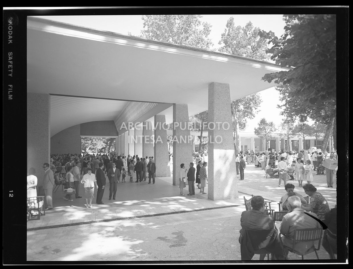 Persone nel parco<br>29740