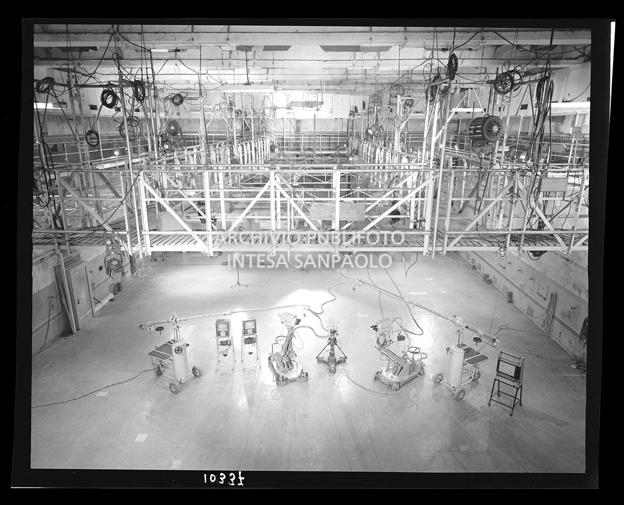 Attrezzature audio e video (uguale allo scatto 10333)<br>10337