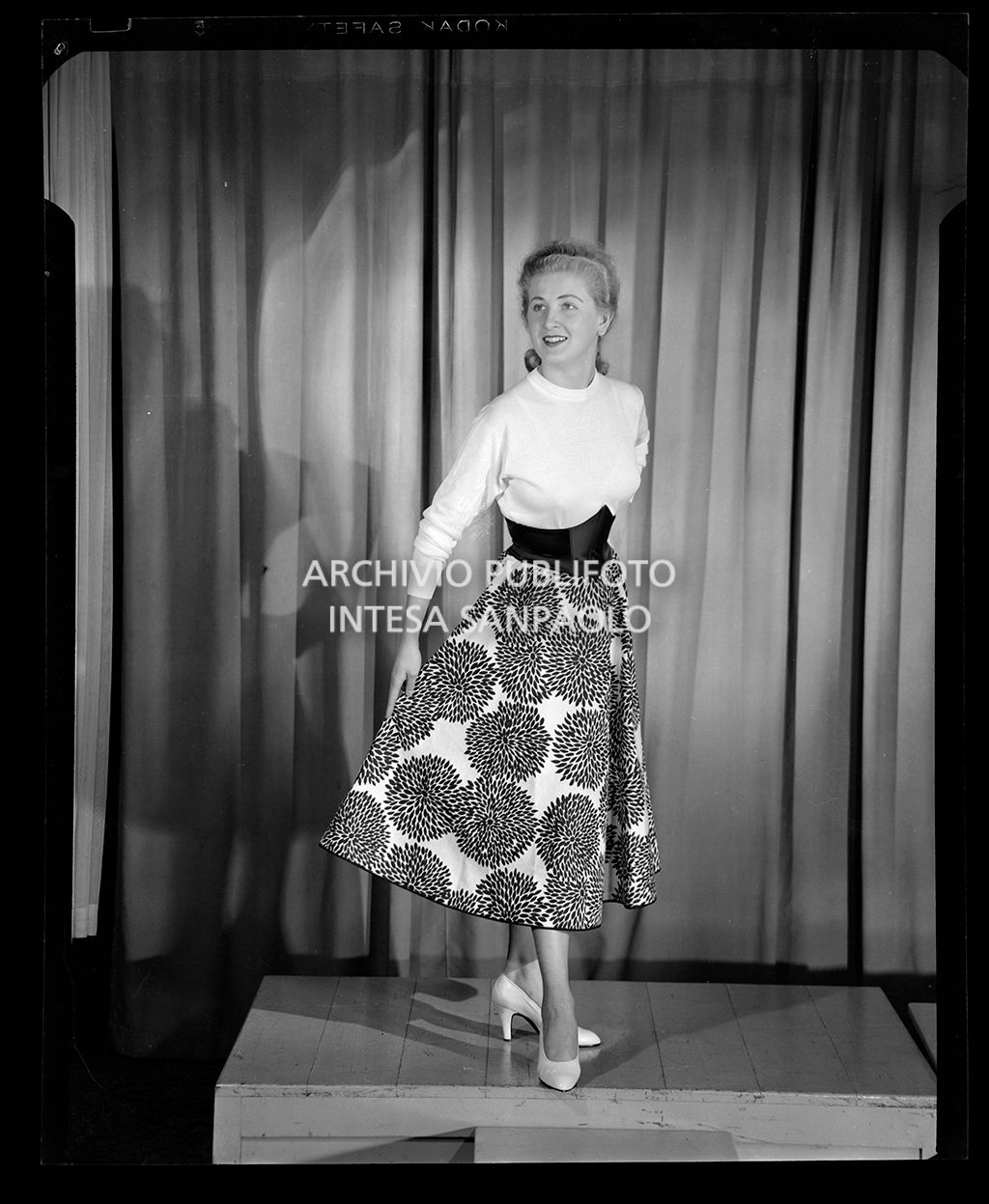 Maglia con gonna ampia<br>1124