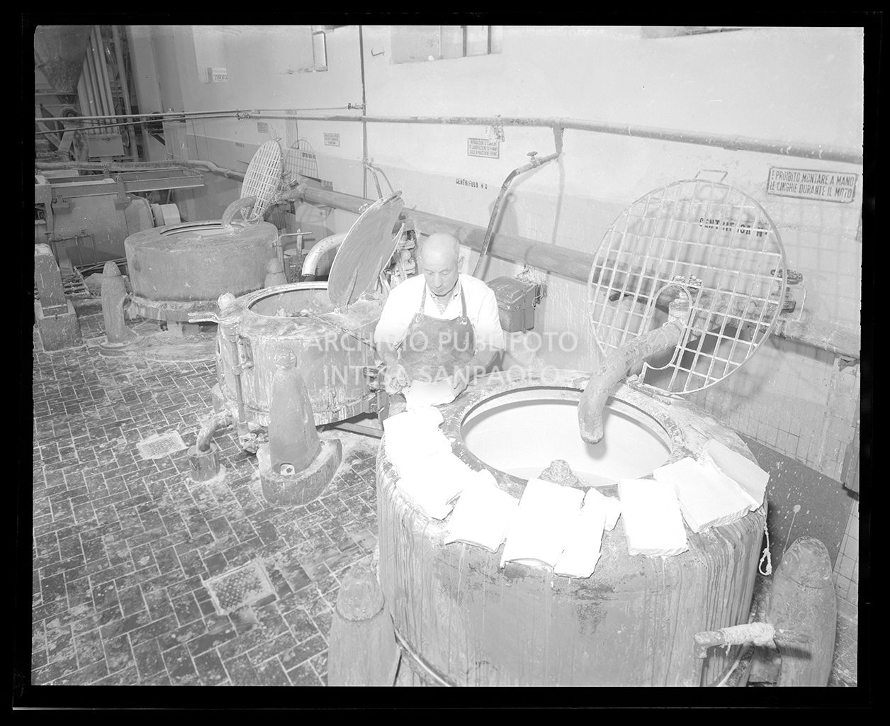 Macchinari e lavoratori<br>17380