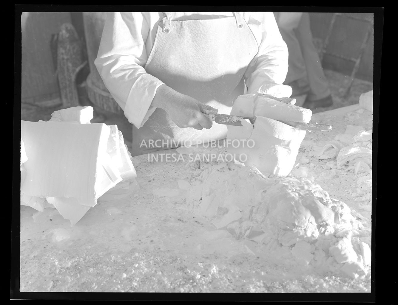 Dettaglio mani di un lavoratore<br>17384