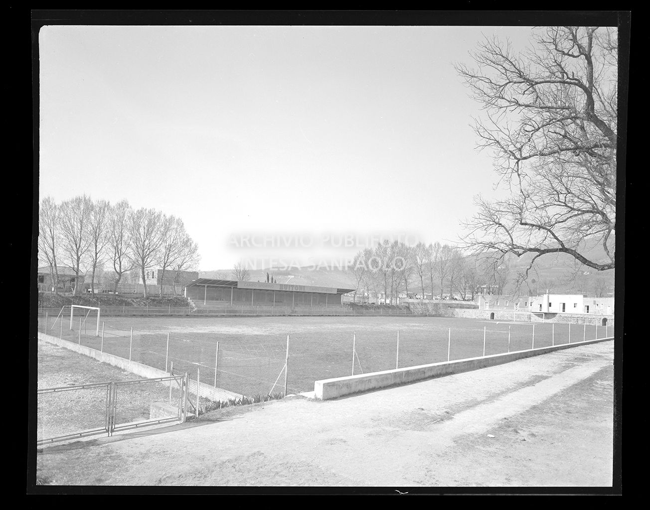 Veduta esterna, simile allo scatto 17359<br>17386