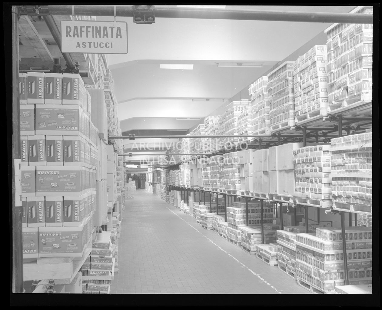 magazzino, simile allo scatto 17368<br>17404