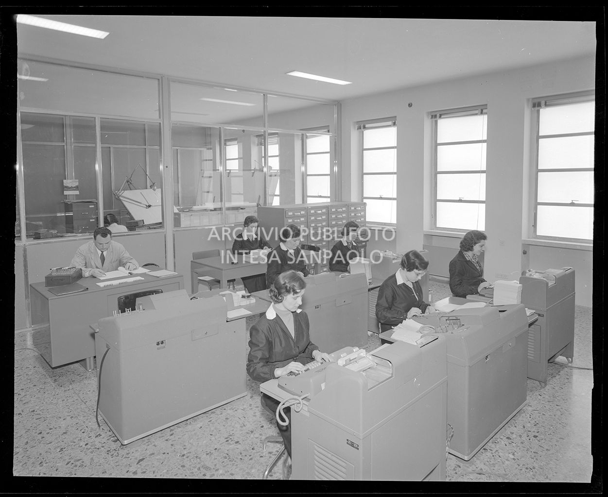 Lavoratori in ufficio<br>17412