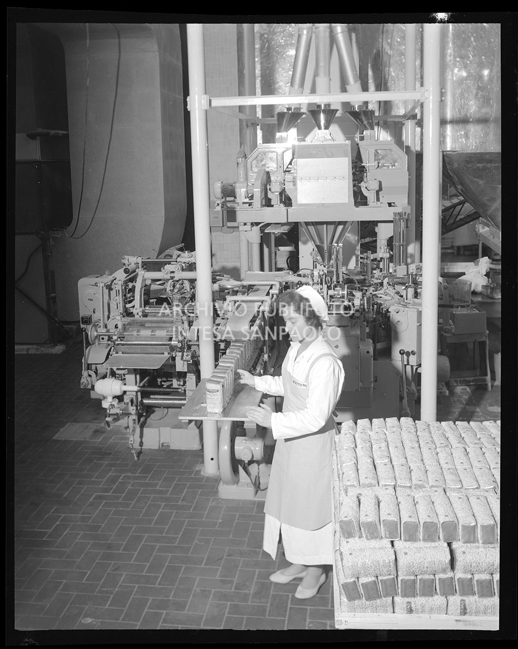 Lavoratrice al reparto confezionamento<br>17423