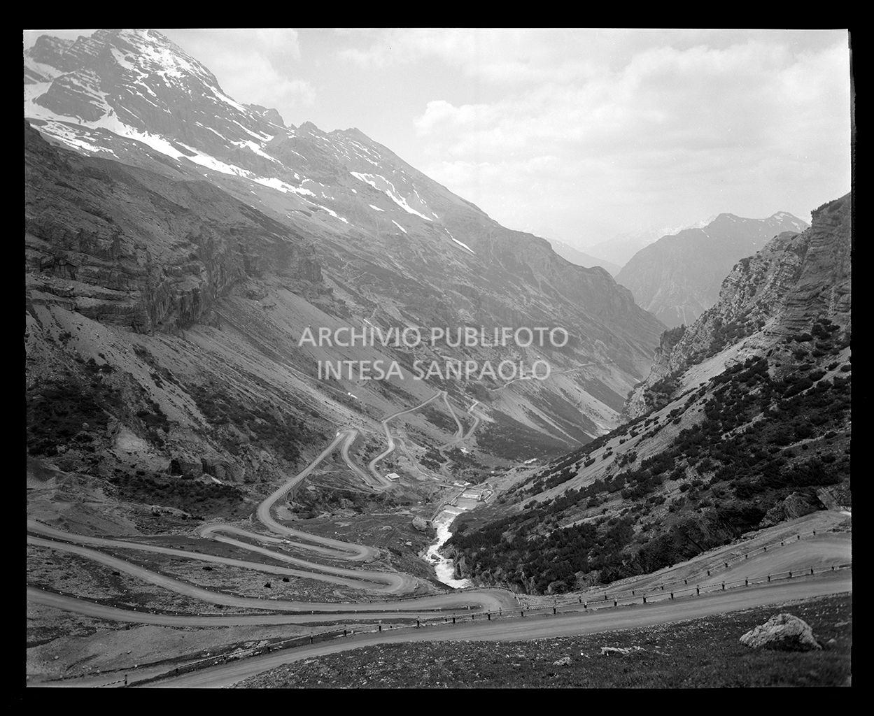 Stesso soggetto degli scatti 19294, 19318<br>19309