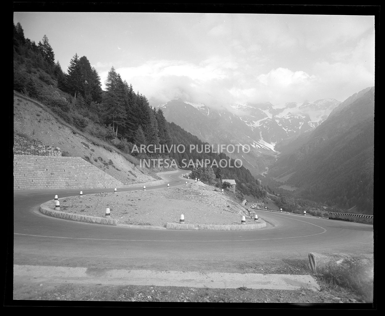 Tornante, simile allo scatto 19593<br>19586