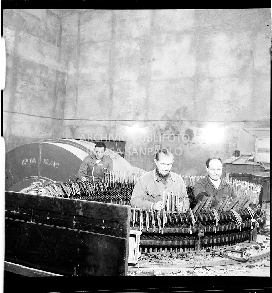 Macchinario Breda e operai<br>3086