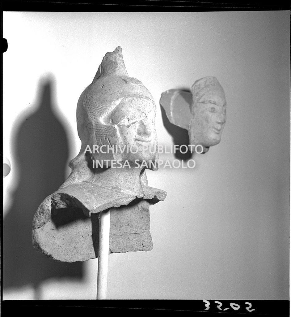 Teste di statue di soldati<br>3505