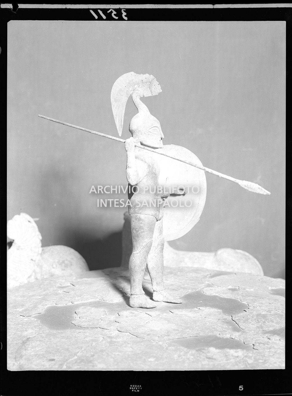 Statua: soldato con lancia e scudo<br>3511