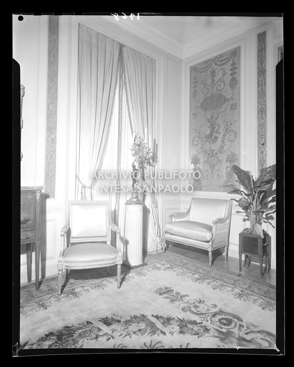 Salotto di una casa d'epoca<br>3968