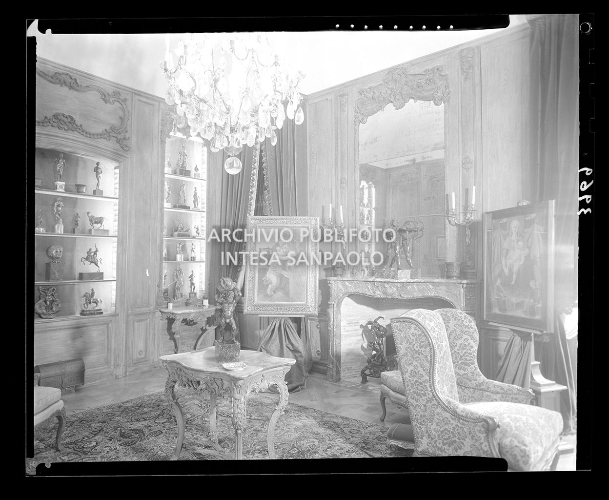 Salotto di una casa d'epoca<br>3969