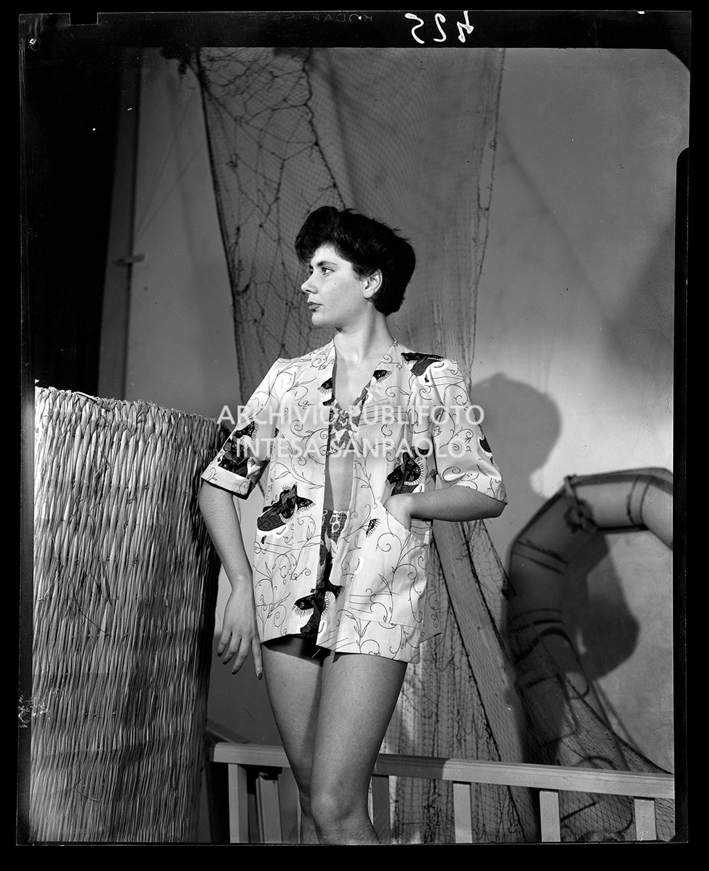 Costume a due pezzi e camicia<br>425