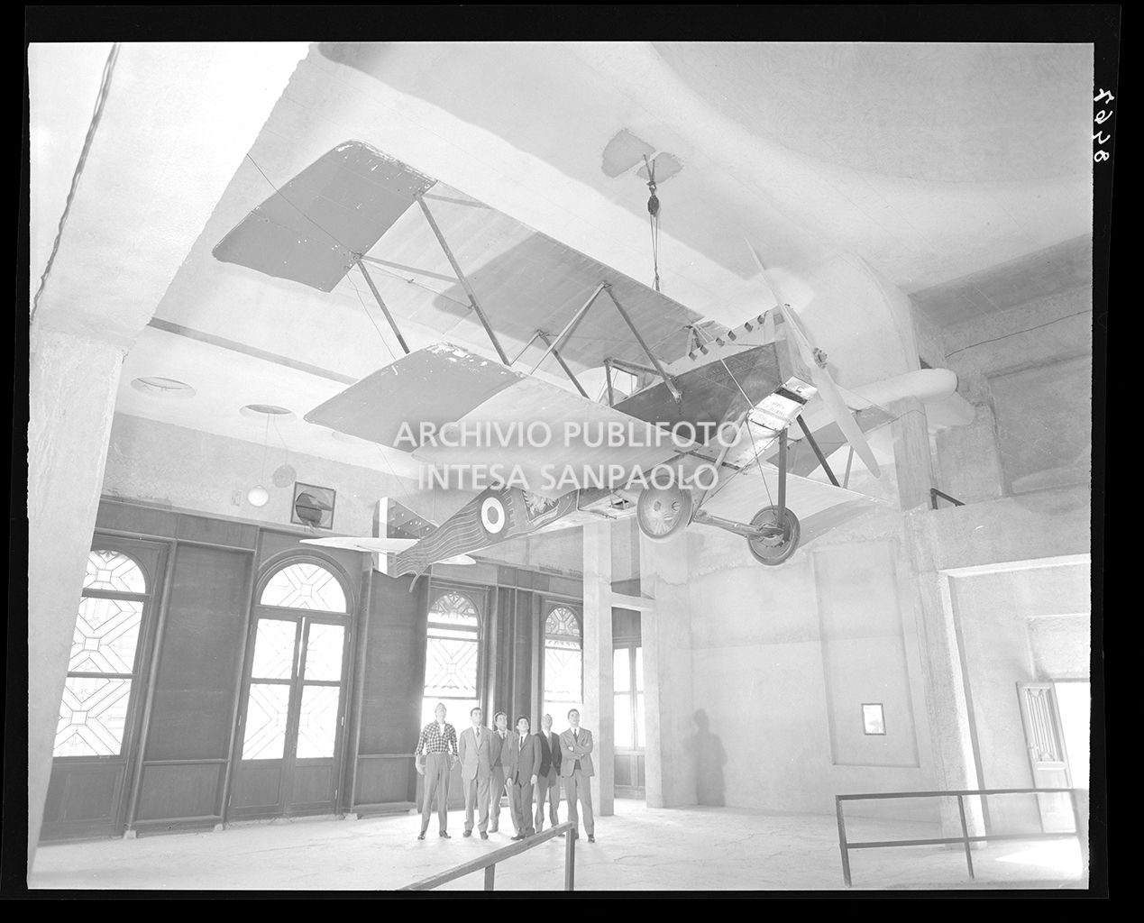 Aereo S.V.A. con il quale Gabriele D'Annunzio il 9 agosto 1918 volò su Vienna per lanciare i volantini con l'annuncio della vittoria italiana (cfr. bibliografia)<br>8467