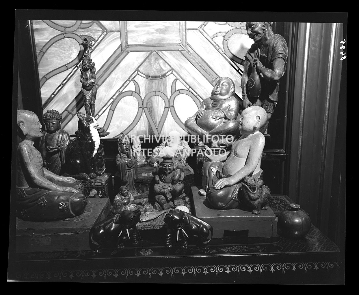 Particolare su  statue del Buddha<br>8475