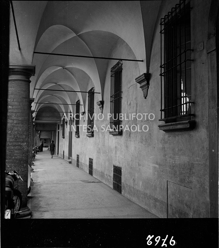 Veduta di portici<br>9762