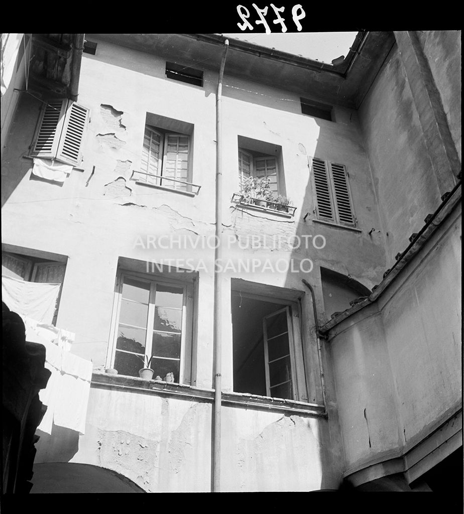 Veduta di un edificio<br>9772