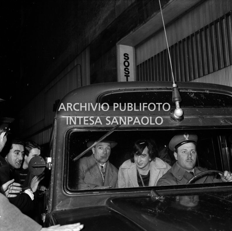 Il fotografo dell'agenzia Publifoto, Danilo Pajola, arrestato mentre cercava di entrare, travestito da donna, alla prima del film "Jovanka e le altre", riservata alle sole donne