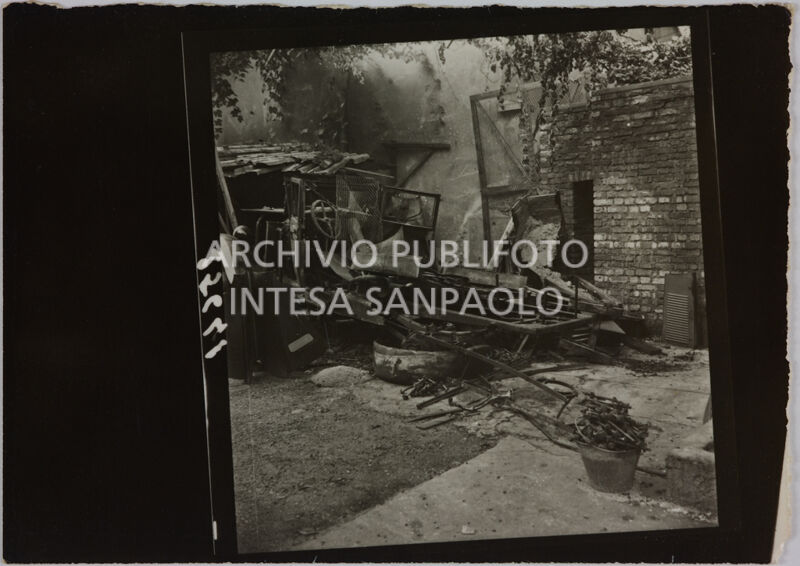 Bombardamenti. Rinascente. Rimessa Viale Coni Zugna Archivio