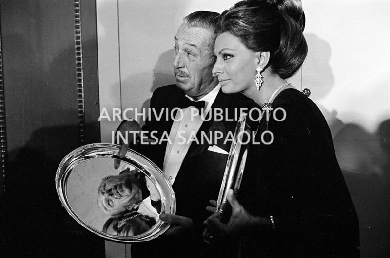 Walt Disney e Sophia Loren<br>727042/15