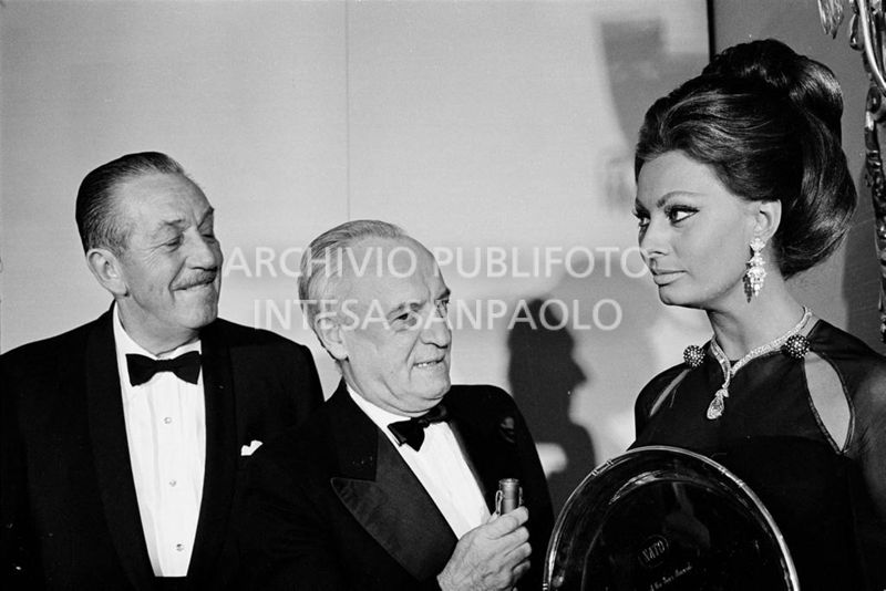 Walt Disney, Ruggero Orlando e Sophia Loren<br>727042/52