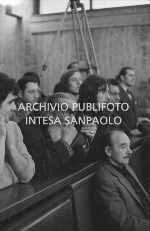 Pubblico assiste al processo in appello, ai membri della banda Cavallero, al tribunale di Milano