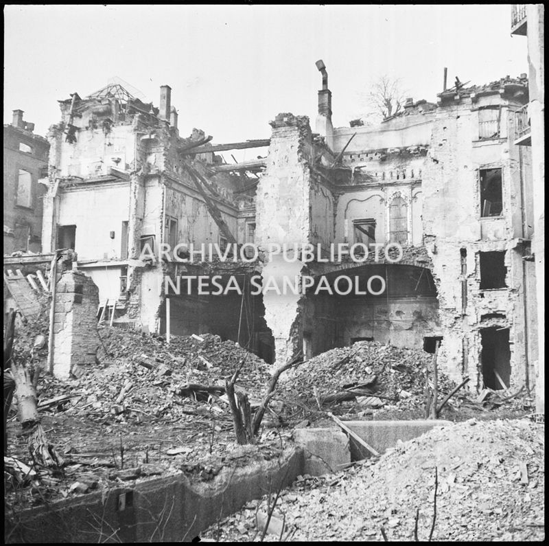 Edifici distrutti dai bombardamenti