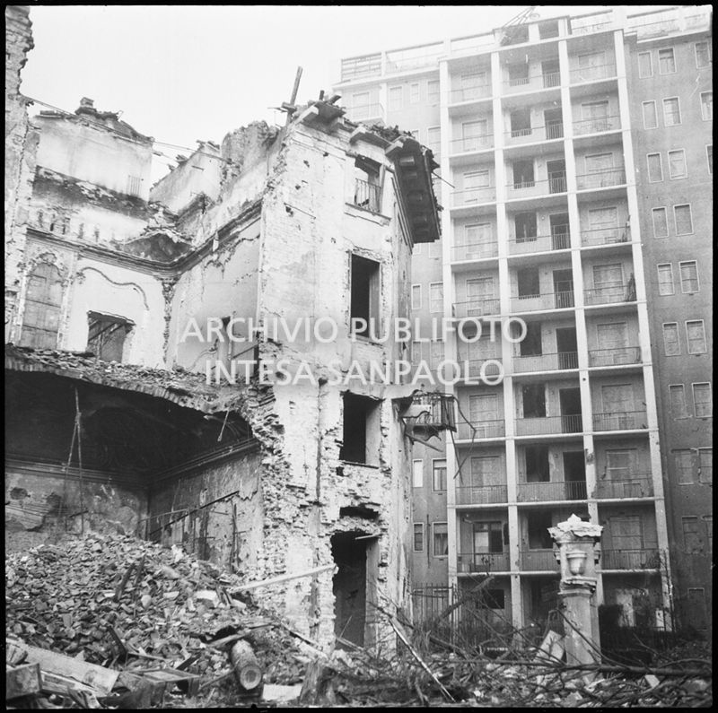 Edifici distrutti dai bombardamenti
