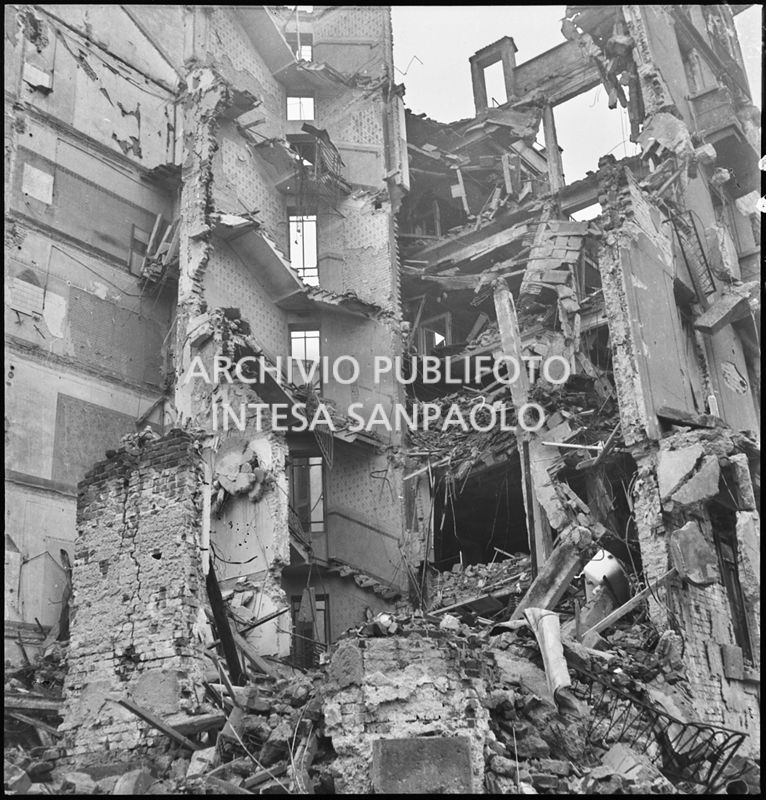 Edifici distrutti dai bombardamenti