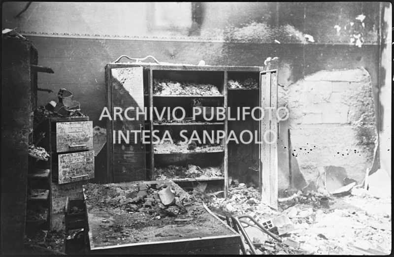 Stabilimento Fratelli Pietra, in via Pietro Gassendi a Milano, distrutto dai bombardamenti
