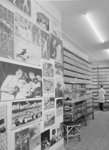 L'archivio dell'agenzia Publifoto in via Bramante a Milano