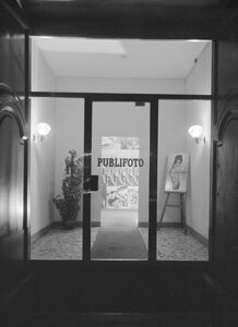 Ingresso dell'agenzia Publifoto in via Bramante a Milano