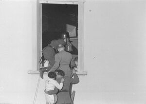 Operazioni di salvataggio dei bambini, della scuola elementare di Terrazzano, frazione di Rho in provincia di Milano, sequestrati dai due fratelli Santato
