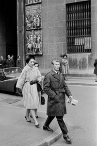 Sullo sfondo Palazzo degli Imbonati.<br>