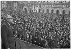Pietro Nenni sarà l'ultimo vicepresidente del Consiglio del Regno d'Italia e ministro per la Costituente e in questa occasione parla da membro del Partito Socialista Italiano<br>