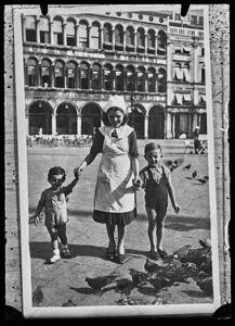 I figli del Capitano Magnani ripresi in piazza San Marco a Venezia