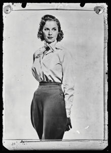 Ritratto dell'attrice inglese Honor Blackman