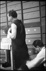 Accanto a Pajola le cassettiere dell'archivio dell'agenzia Publifoto<br>