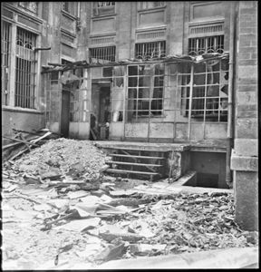 Dovrebbe trattarsi del cortile interno dell'edificio su cui si affacciava l'entrata della Società<br>