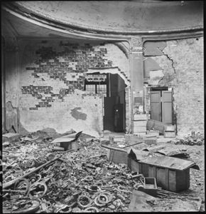 Dovrebbe trattarsi del cortile interno dell'edificio su cui si affacciava l'entrata alla Società<br>