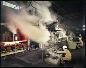 I macchinari sono fabbricati dalla Innocenti, come riportato dalle targhette presenti su di essi. Un cartello avverte del pericolo dovuto all'utilizzo dei raggi x<br>
